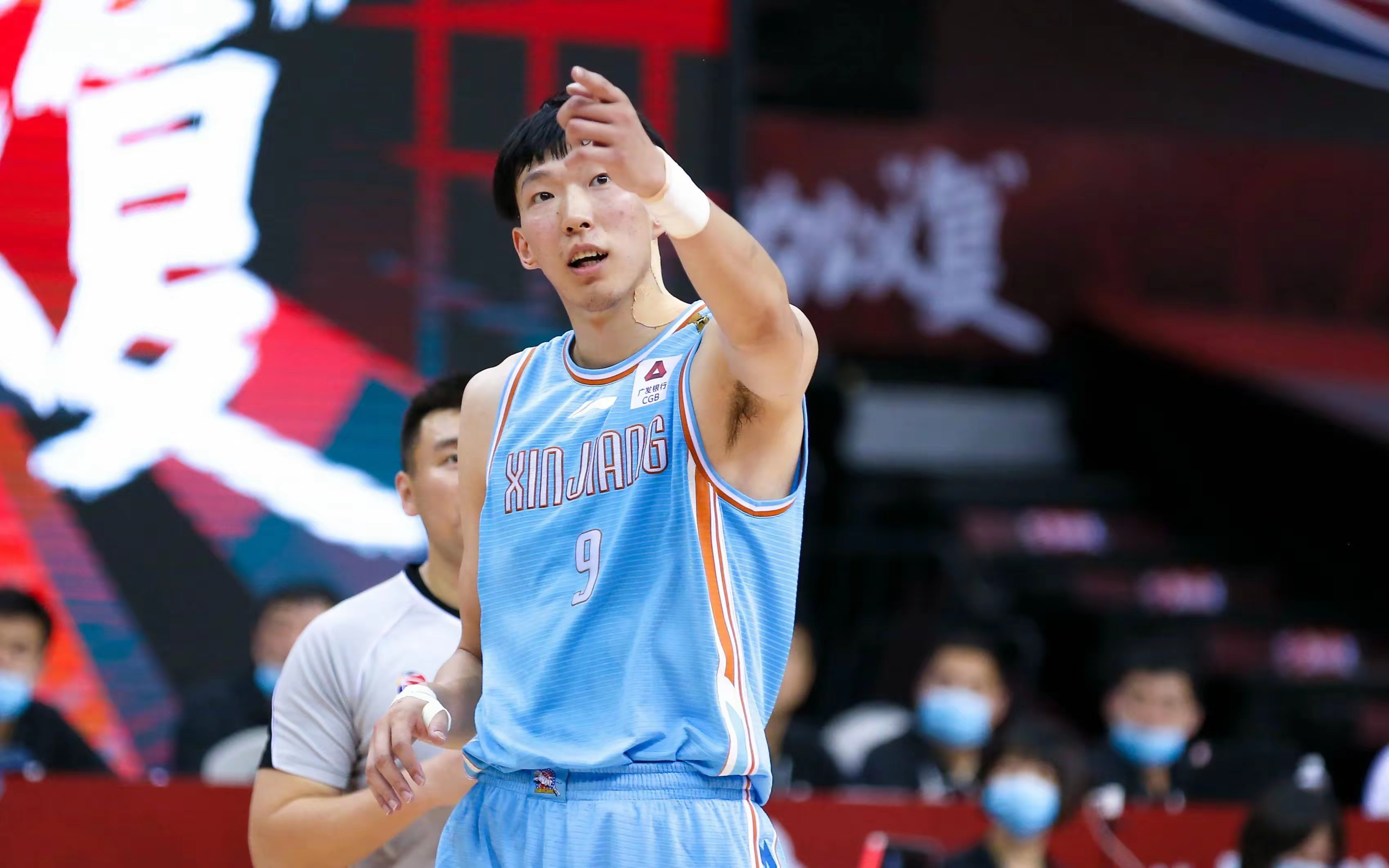 猛龙横扫广东队,周琦刷新纪录 猛龙横扫广东队,周琦刷新纪录