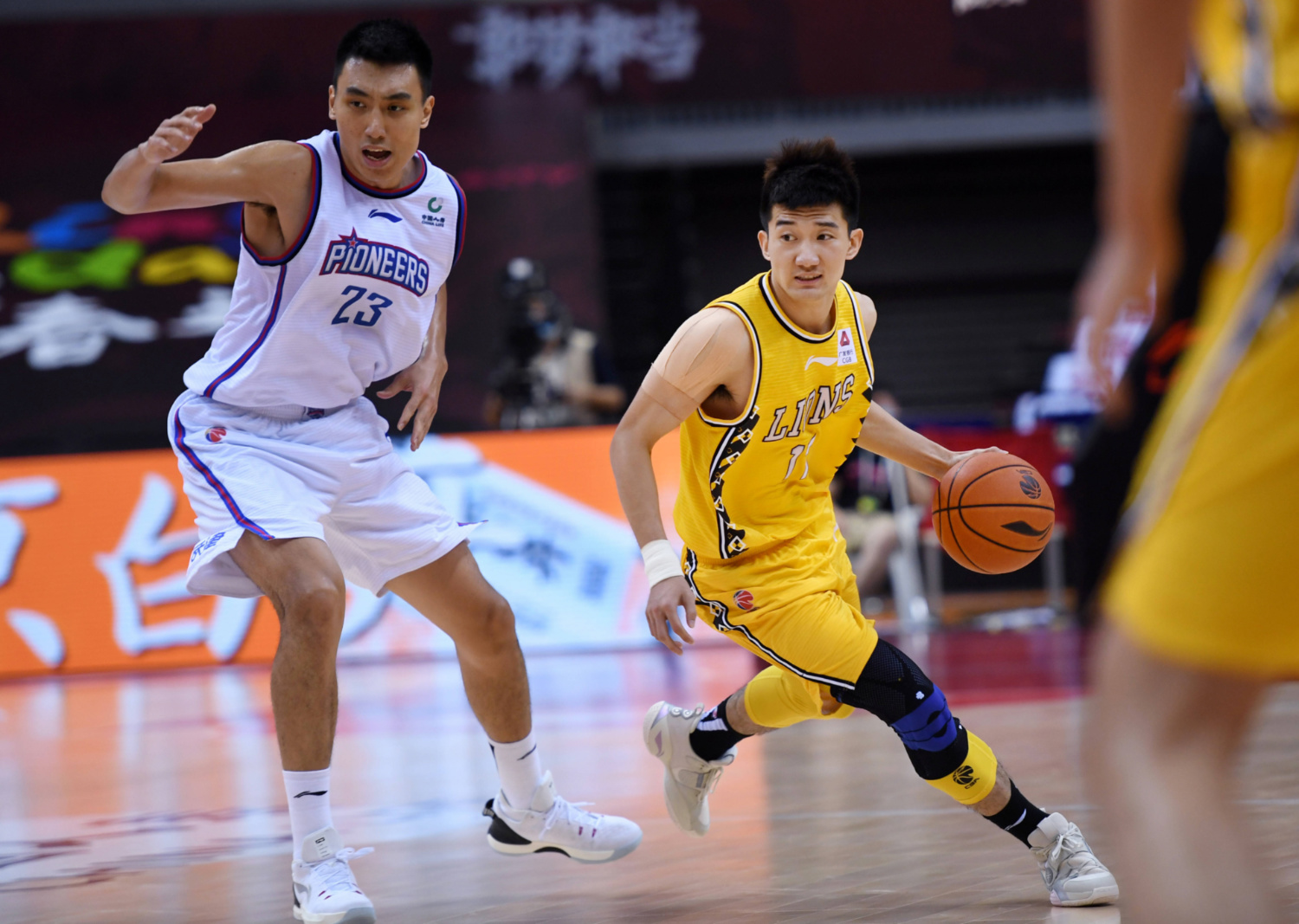 天津队力克76人，孙铭徽状态火热的简单介绍