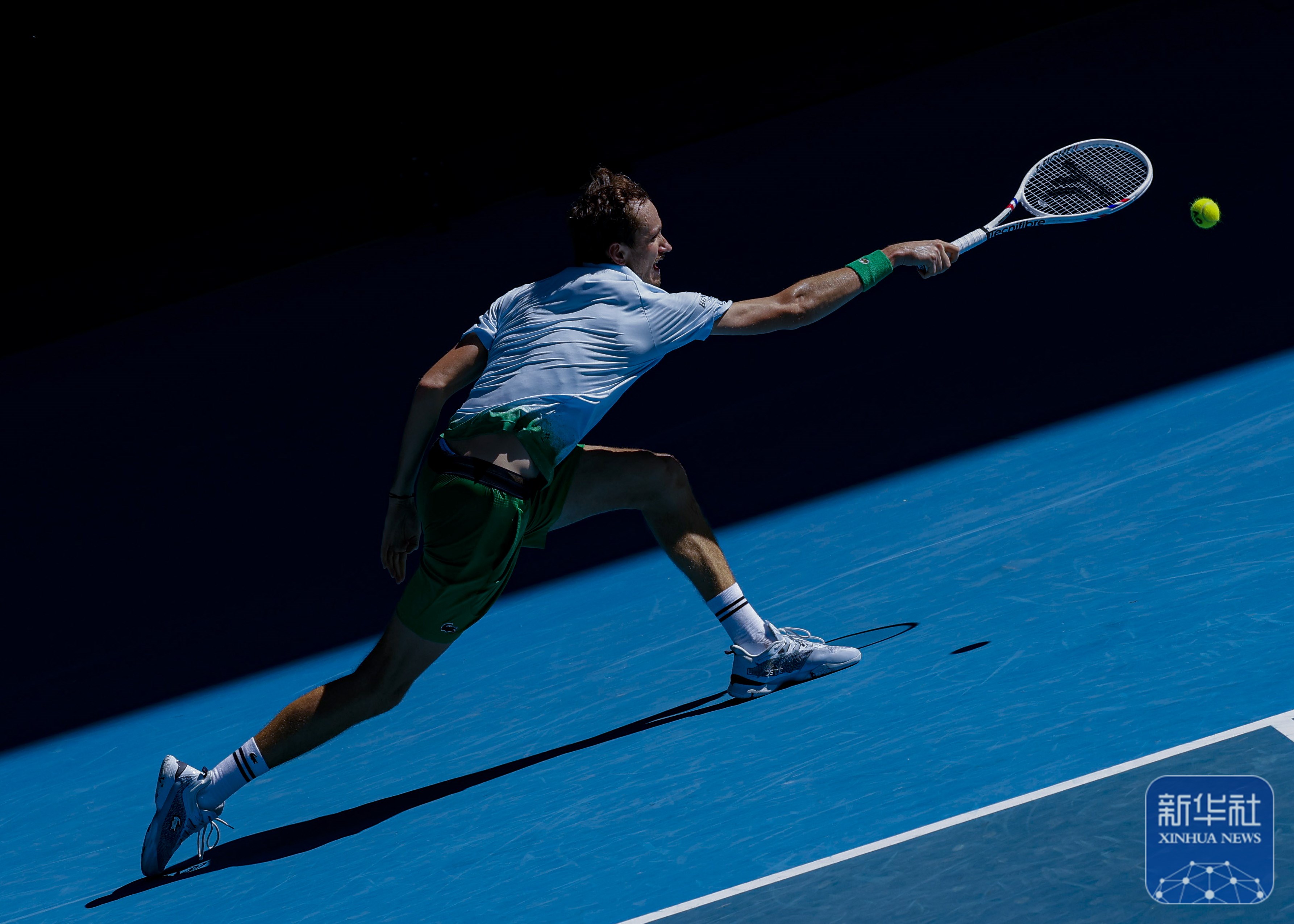 开云体育官网-戴维斯杯力克温网，梅德韦杰夫高光表现