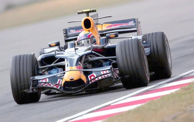 开云体育官方网站-红牛车队轻取雷诺车队，汉密尔顿带队取胜